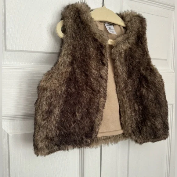 Toddler girl fur vest - Picture 2 of 3